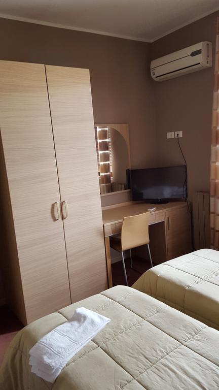 Azzano San Paolo B&B Bed& Fly - Mamma Mia חדר תמונה